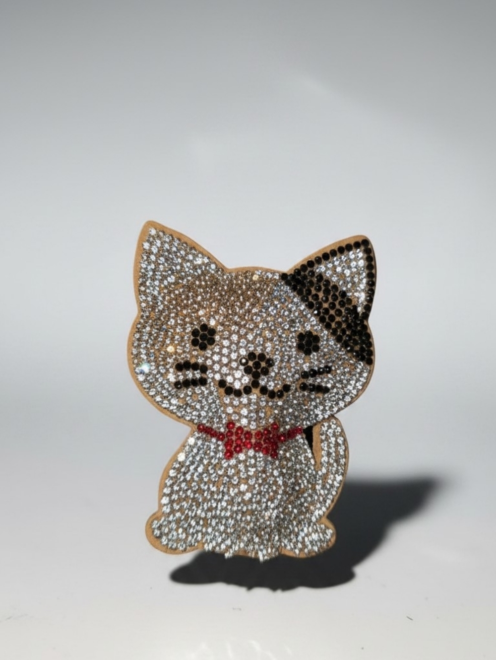 Nwt Sassified Boutique Crystal Cat Keychain Charm in Beige with Gold Accents - Picture 2 of 5